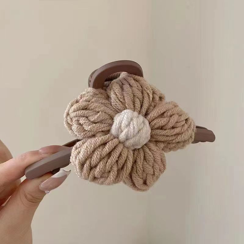 Pinza de agarre de flores de lana con temperamento de otoño e invierno