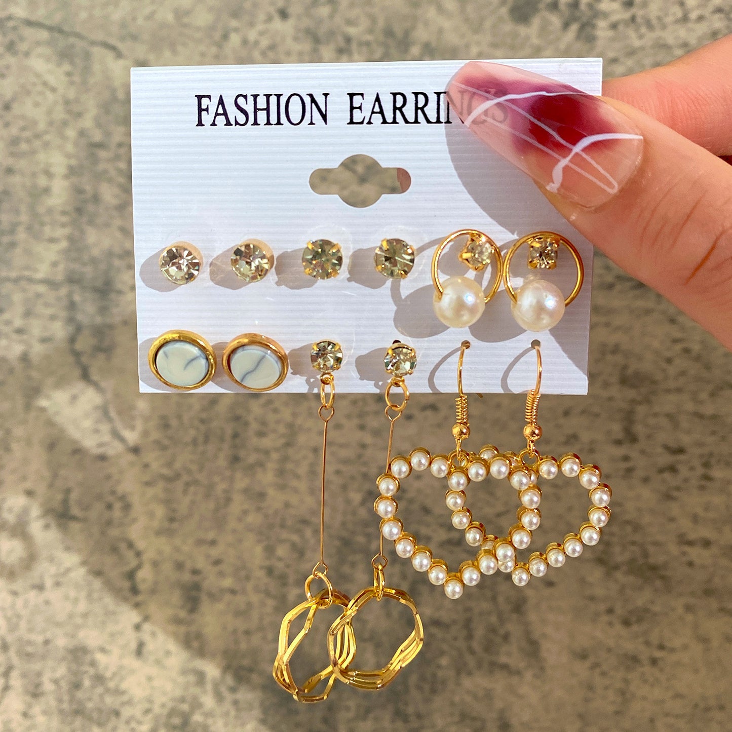 Conjunto de pendientes de cadena con forma de estrella y corazón retro