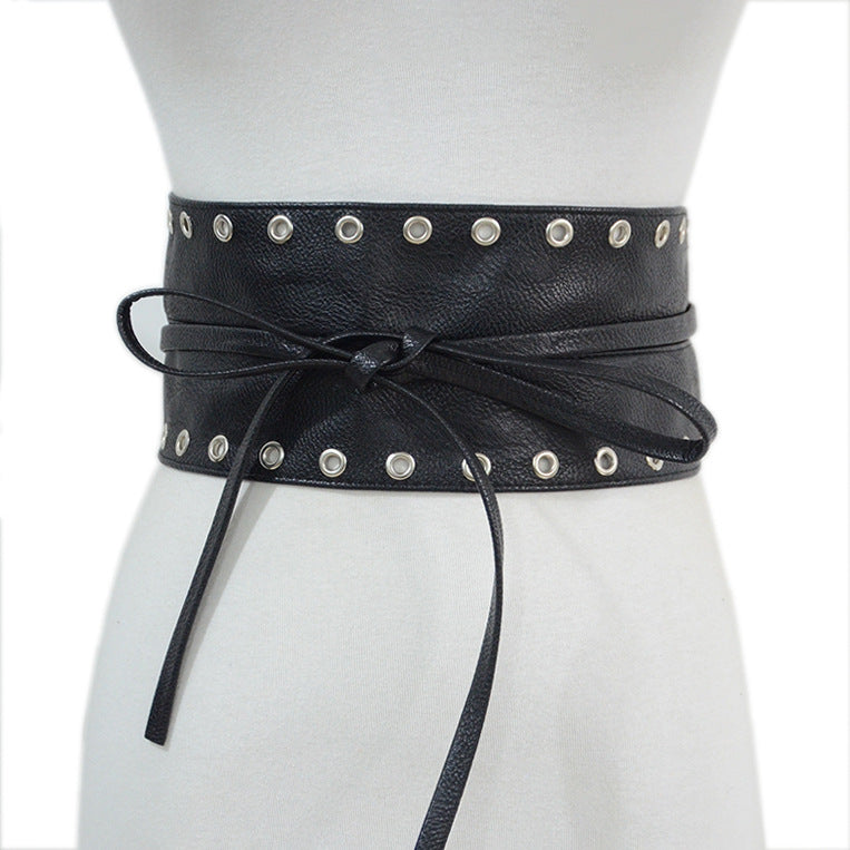 Punched wide waist seal
