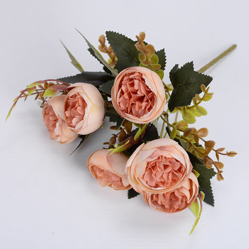 Pequeño ramo de flores de peonía pequeño envuelto en núcleo de 6 cabezas de estilo europeo