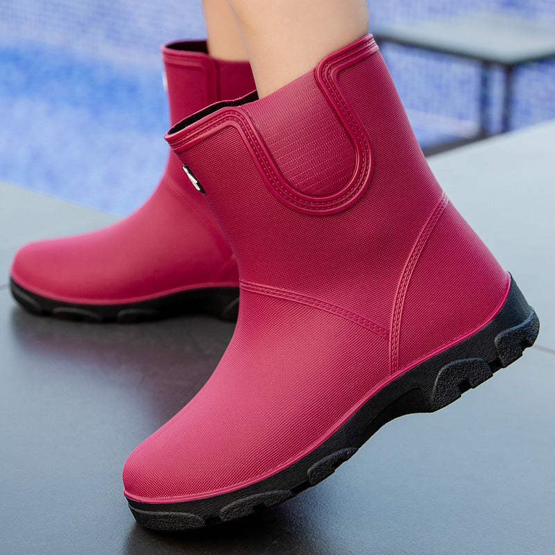 Short rain boots couple thick soles