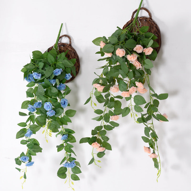 Flores artificiales para colgar en la pared de rosas.