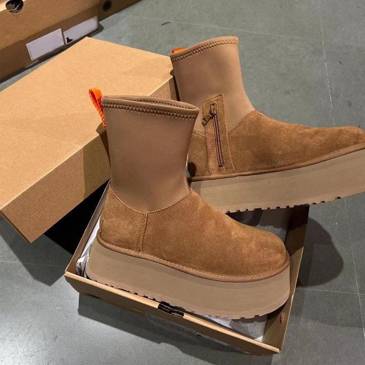 Thick-soled snow boots for women in winter