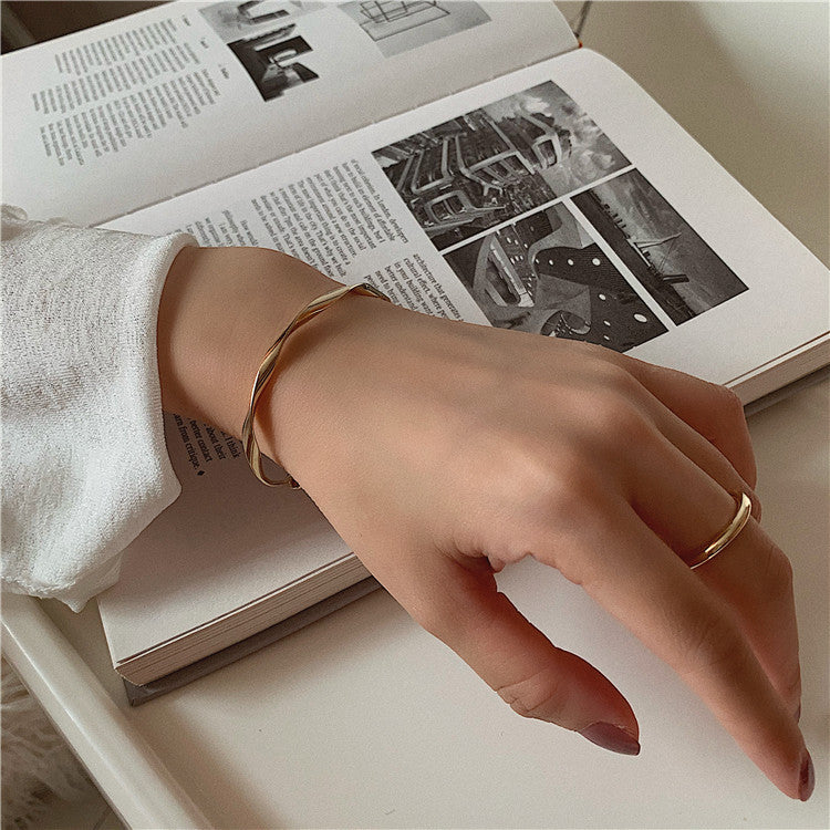 Wave Plain Ring Opening Bracelet