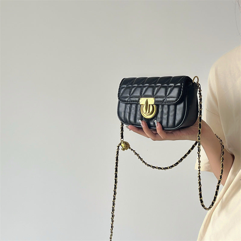 Versatile diamond lock chain small bag