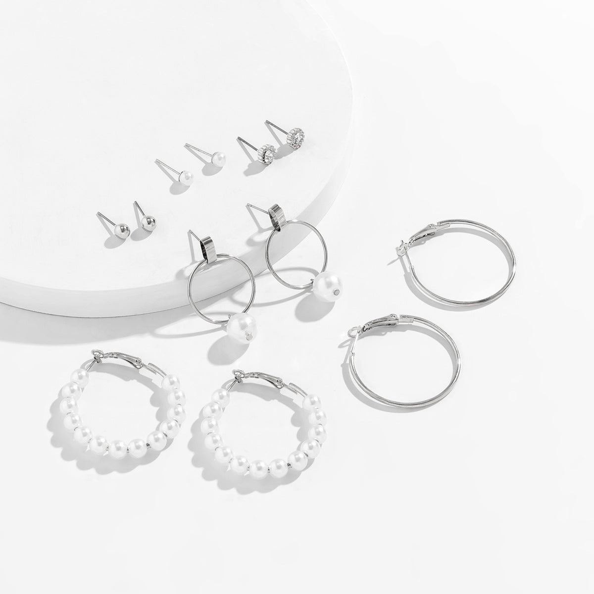 French retro inlaid imitation pearl earrings