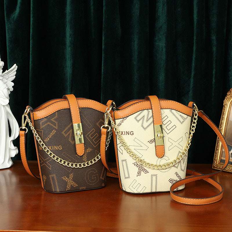 Printed bucket bag Classic messenger bag