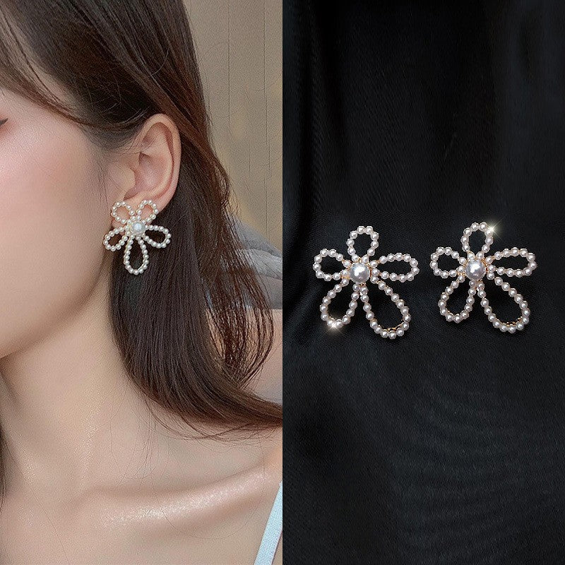 Pearl delicate flower stud earrings wholesale