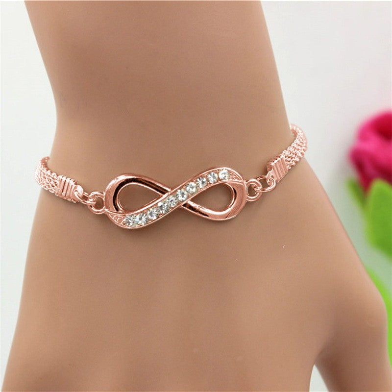 Cross-border new European and American fashion high-end butterfly peach heart bracelet fashion niche temperament silver point diamond bracelet