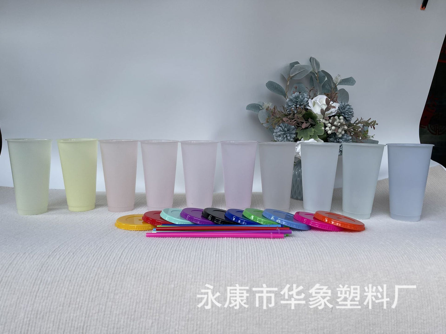 Plastic color-changing cup 710mL water cup