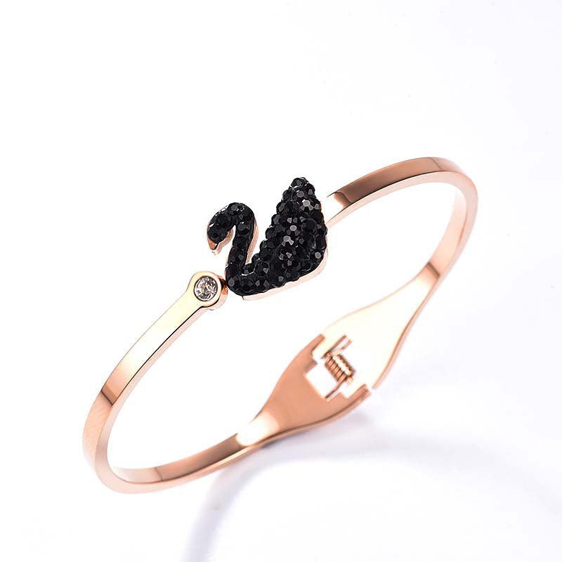 18K Rose Gold-Plated Four-Leaf Clover Titanium Steel Bracelet
