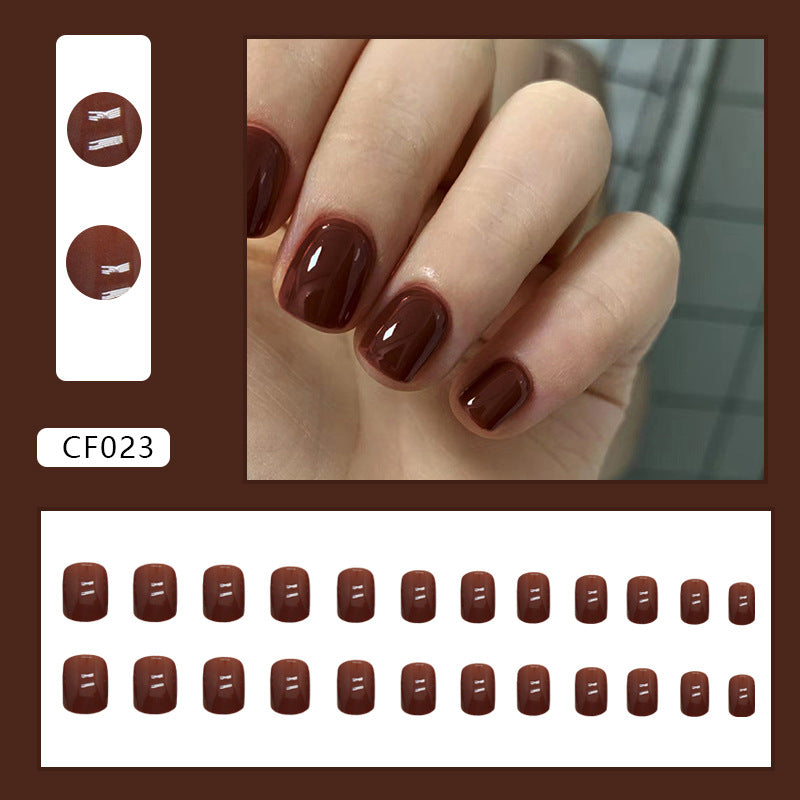 Uñas postizas de color marrón rojizo para usar en otoño/invierno