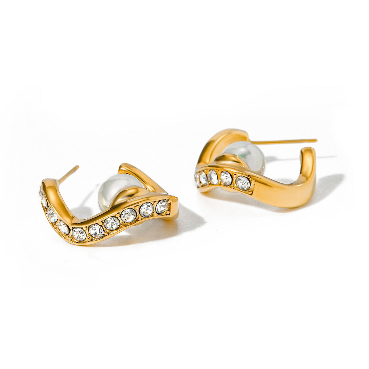 Wave shape earrings