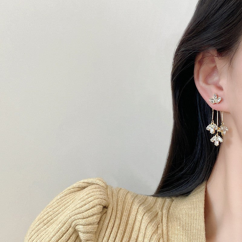 Pendientes de hojas con flecos elegantes y sencillos