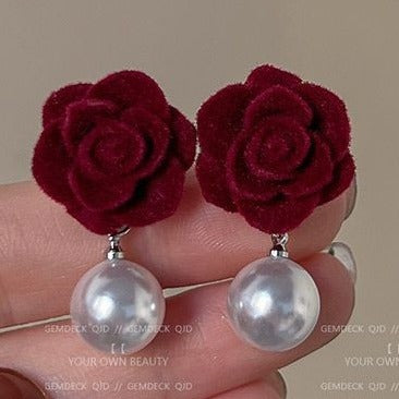 Pendientes de botón con flores color burdeos de primera calidad