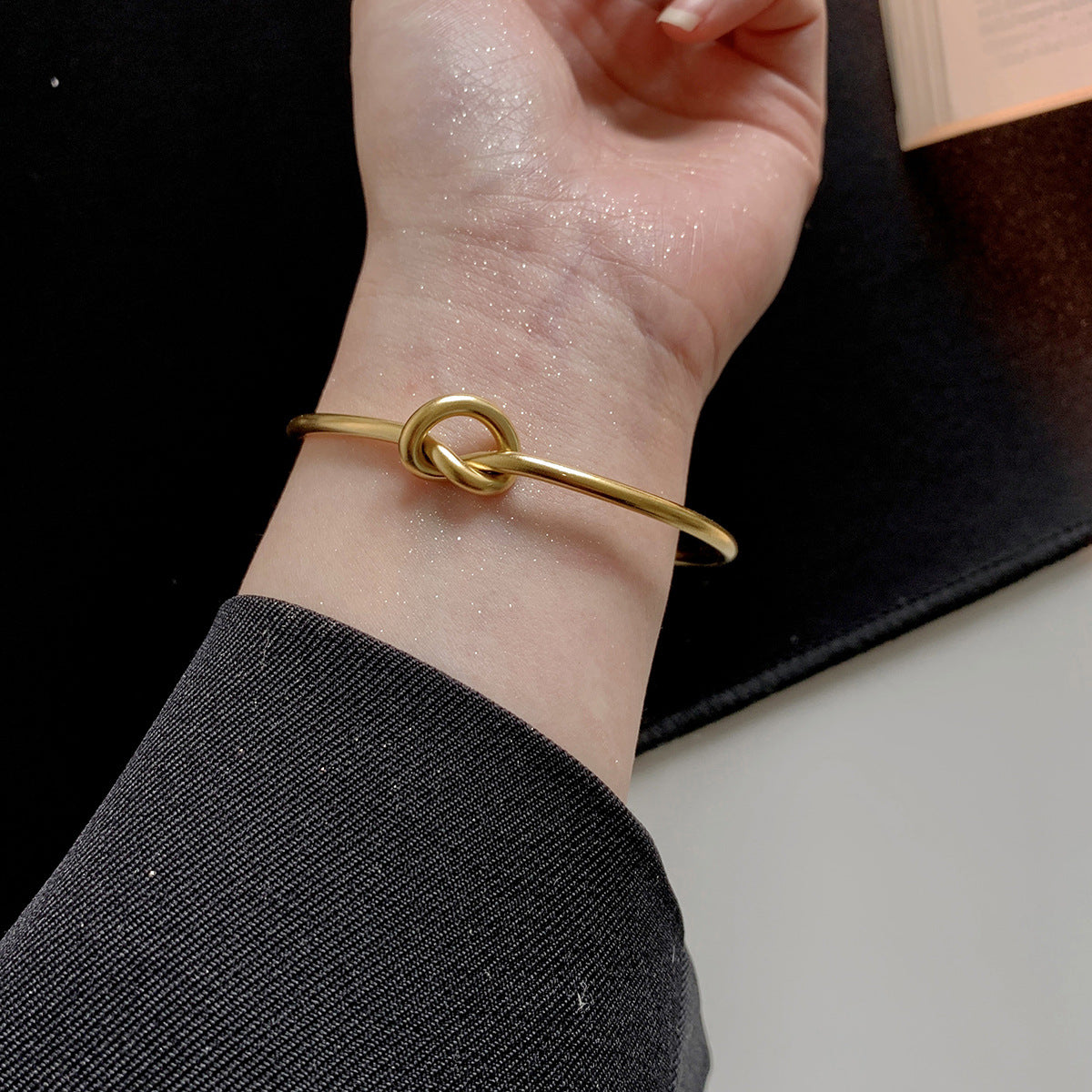 Titanium steel French retro bracelet geometry
