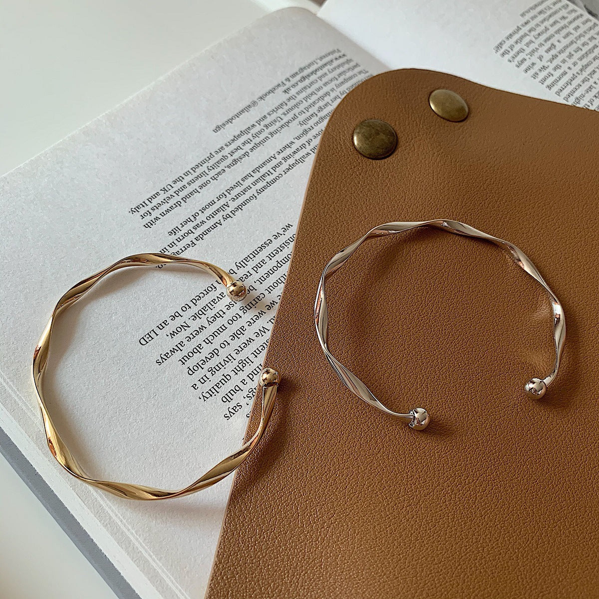 Wave Plain Ring Opening Bracelet