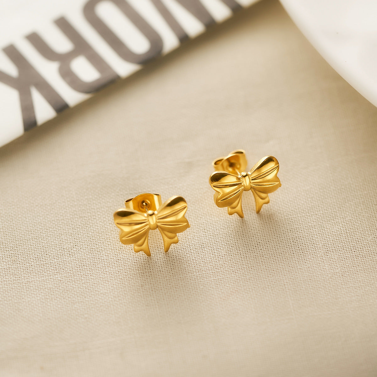 Women's Titanium Steel Bow Necklace & Stud Set — 18K Gold-Plated (Non-Fading)