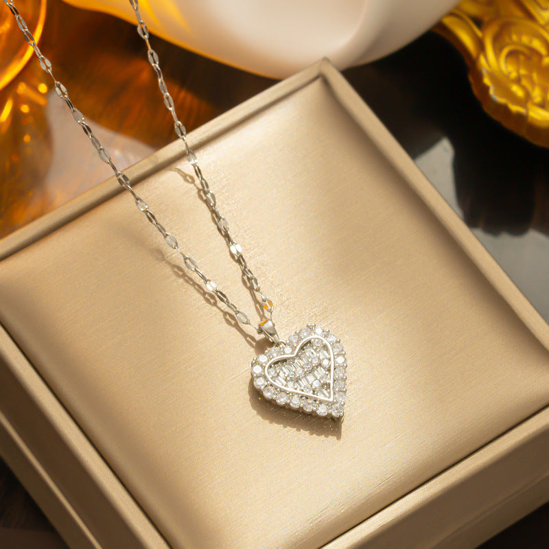 Colar com pingente de coração de zircão doce chique para mulheres