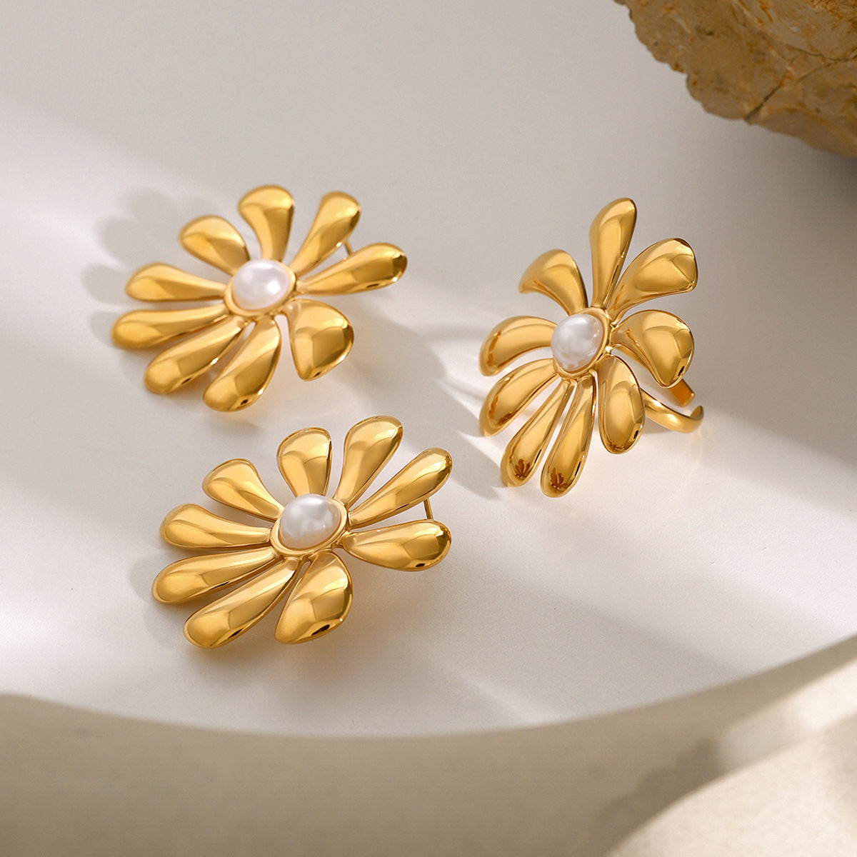 Sunflower Pearl Open Ring