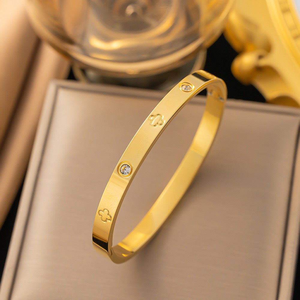 Pulseira elegante de aço inoxidável com fivela de diamante, pulseira de trevo simples para mulheres