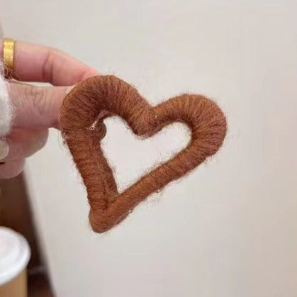 Yarn love grab clip girl