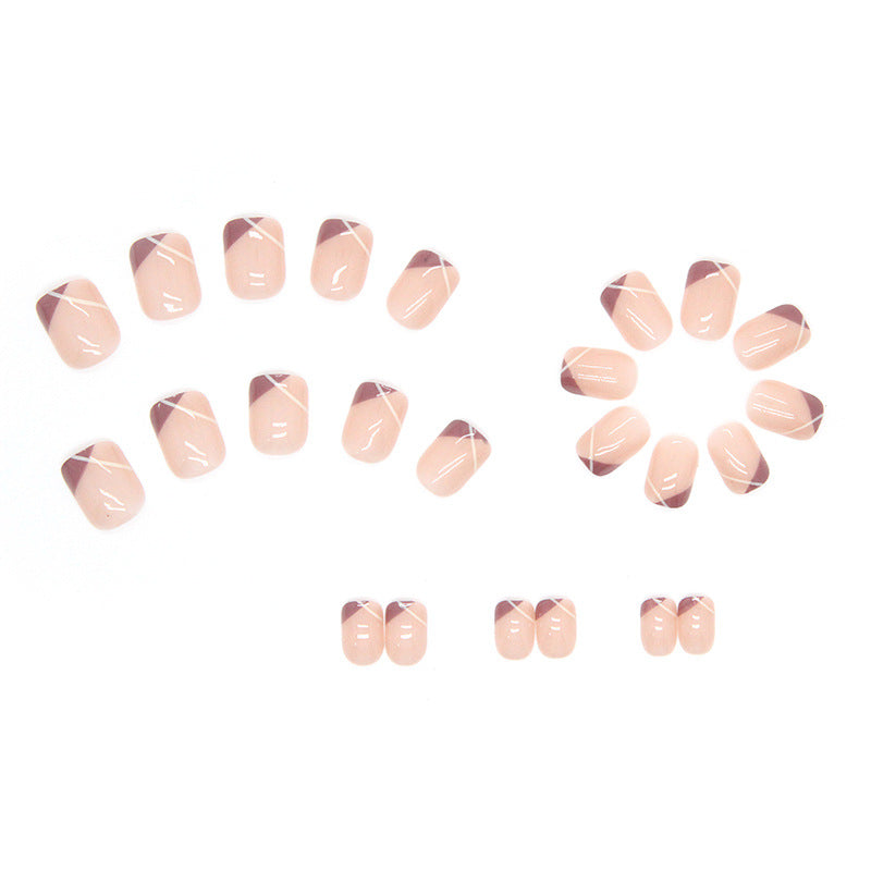 Uñas francesas con triángulos morados