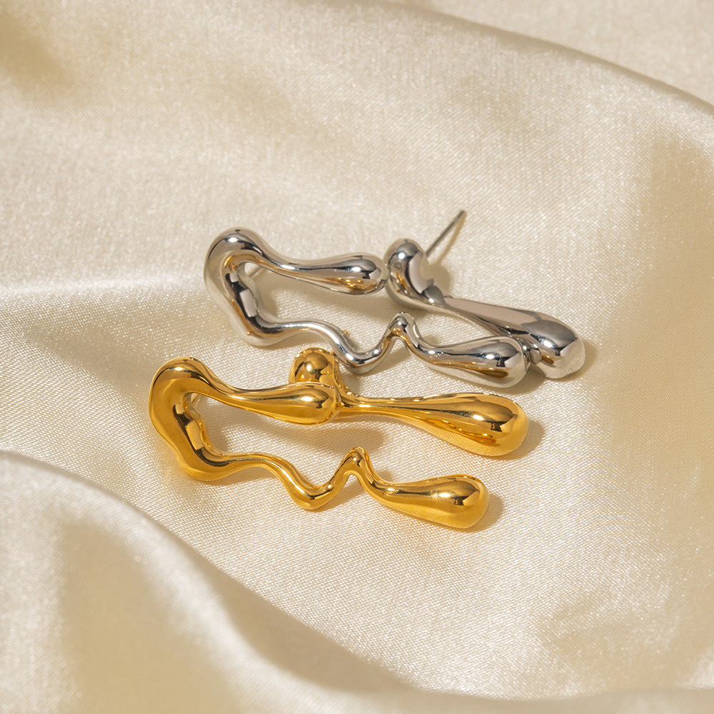 Teardrop shape earrings