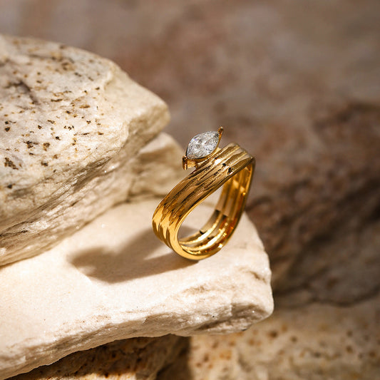 Wave-shaped rhinestone ring