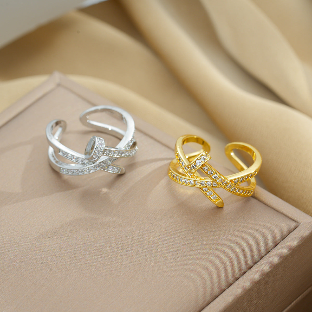 Anillo abierto de uñas con cinturón de diamantes de imitación apilable