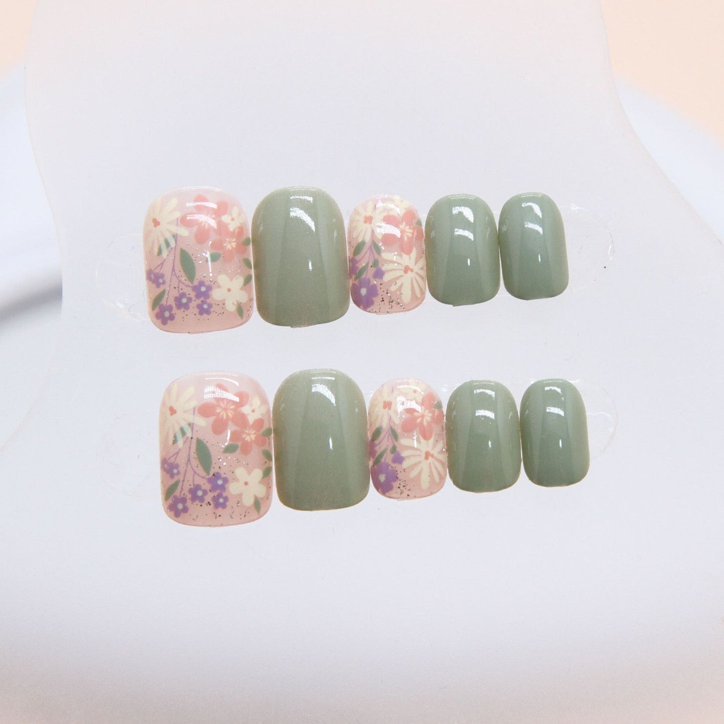 Spring Fresh Flower Green Short Nails 24 Pieces