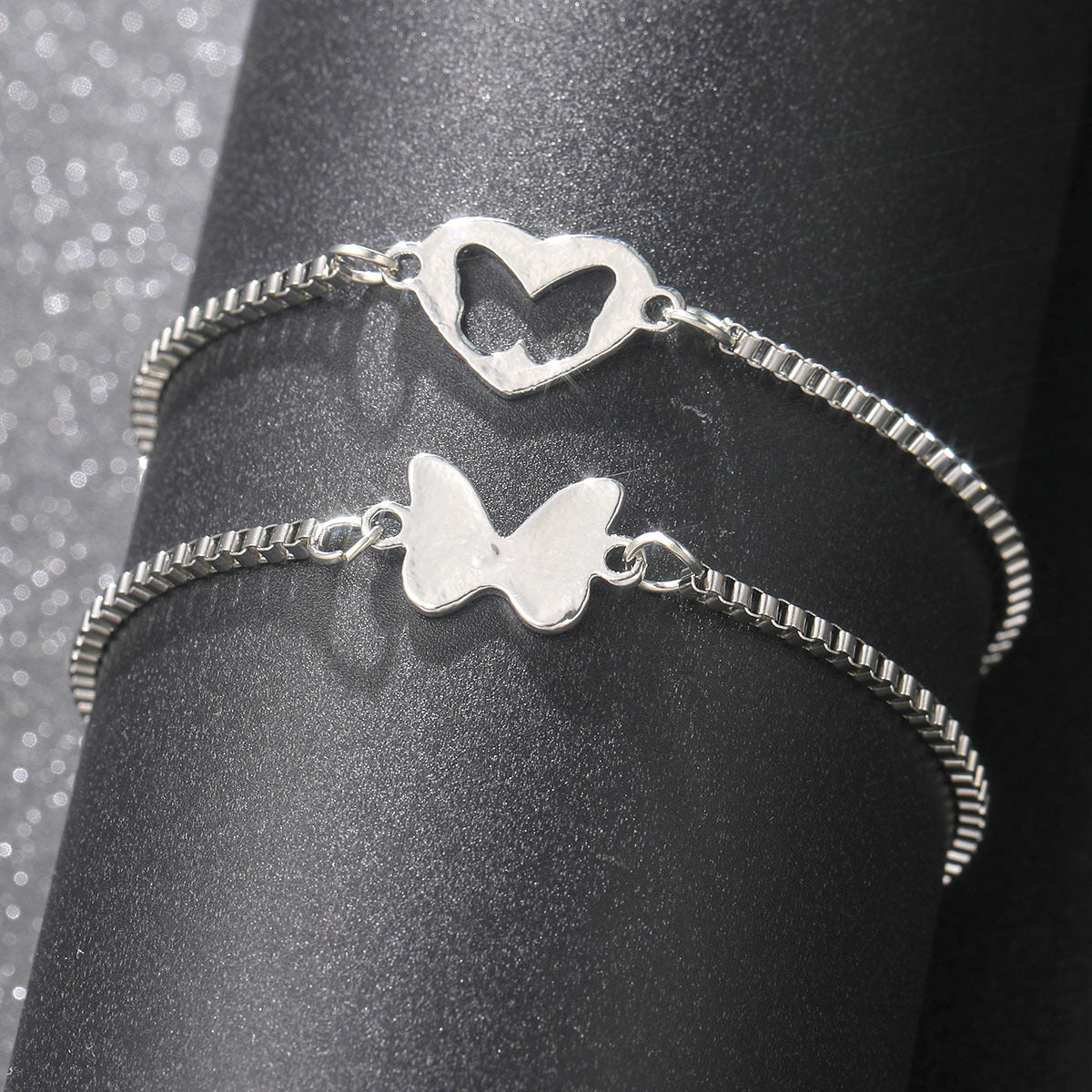 Pulsera de acero inoxidable con forma de mariposa hueca