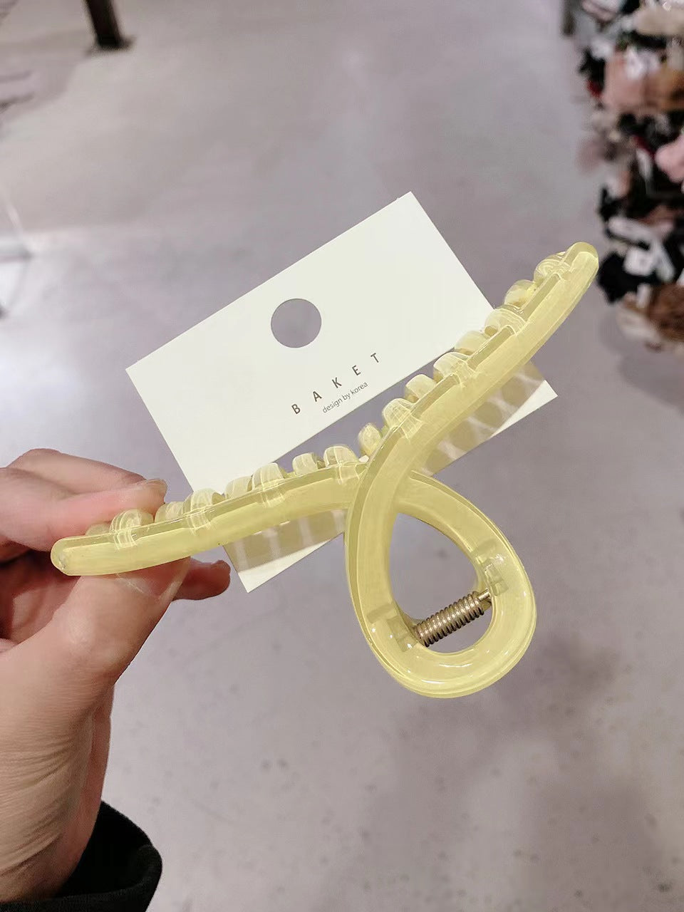 Jelly large disc hair grab clip