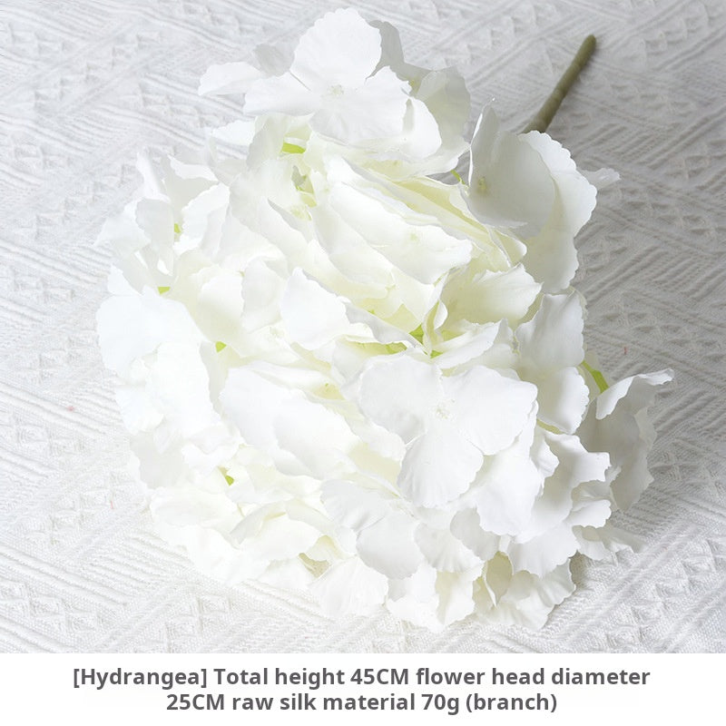 flores artificiales blancas