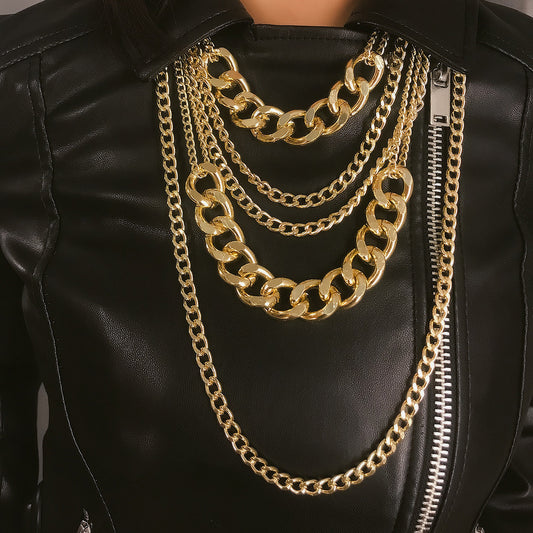 Collar multicapa con combinación de punk y hip hop 