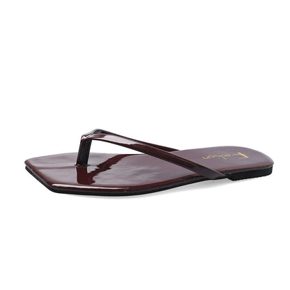 Square toe flip-flops