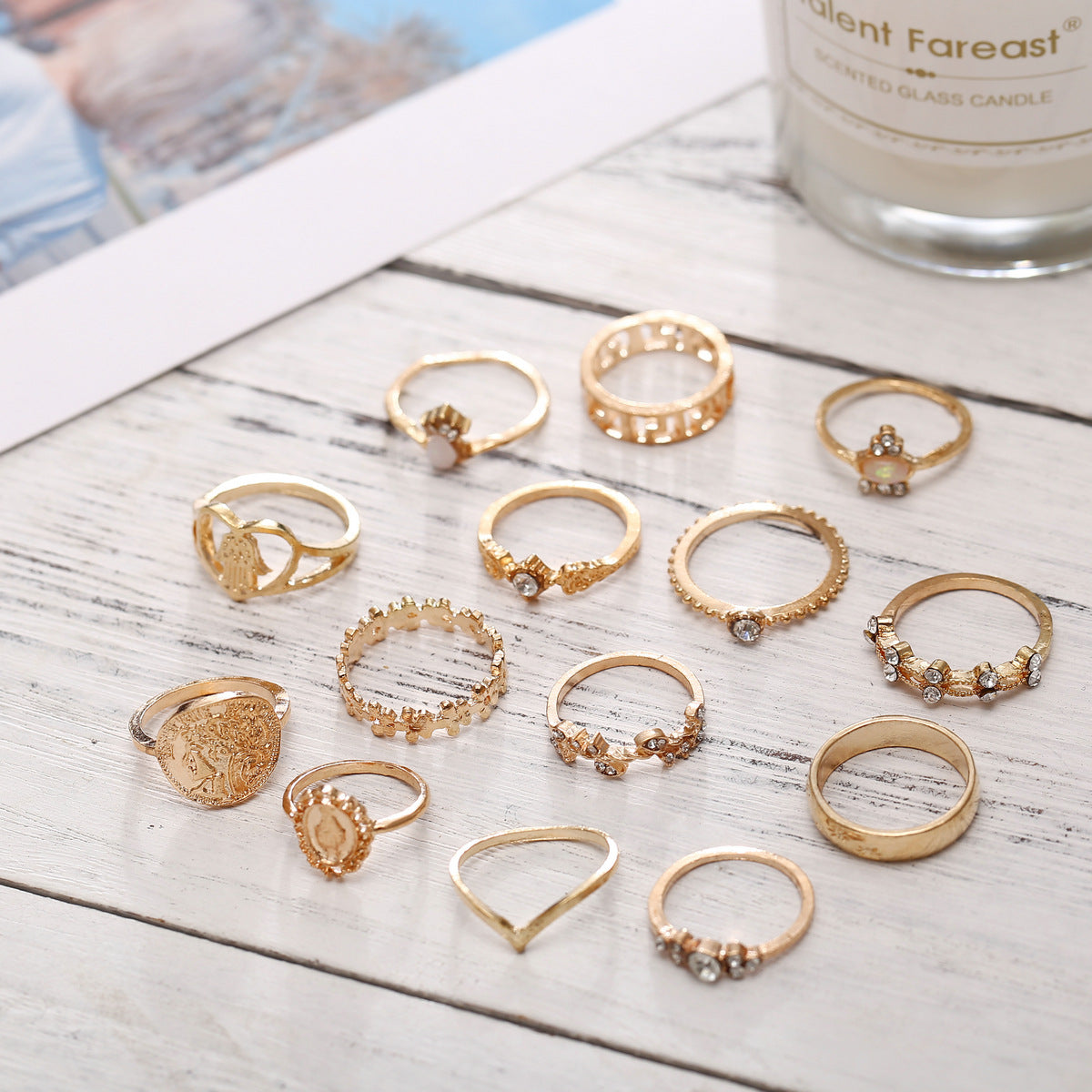 Vintage Portrait 15-Piece Ring Set