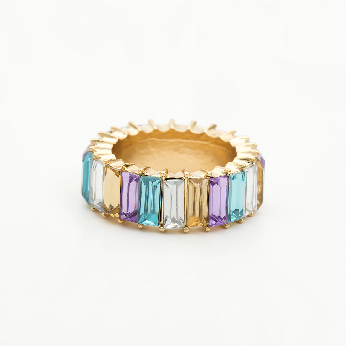 Anillo de circonita cuadrada. 