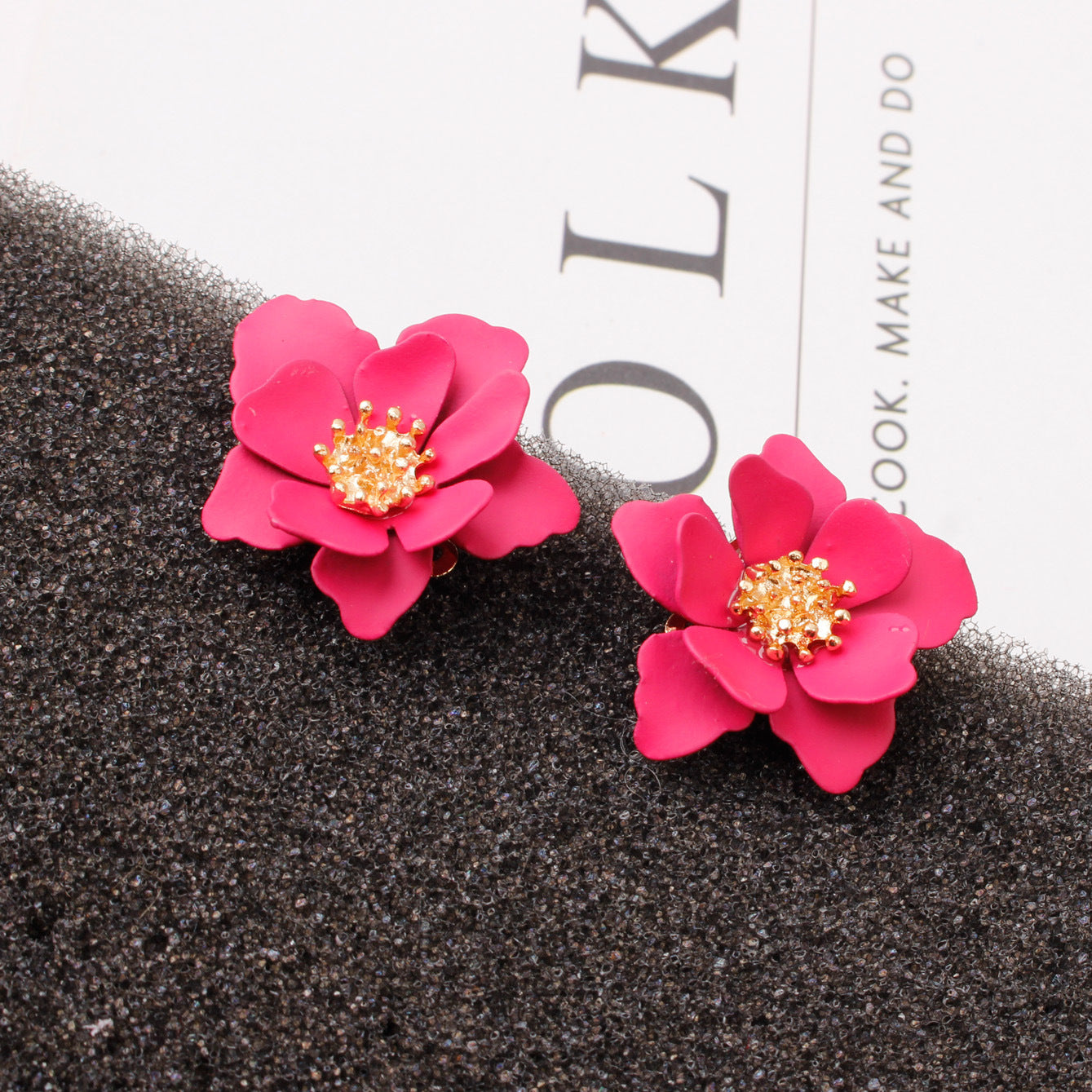 Frosted lacquer flower earrings