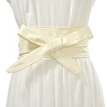 Bow strap waist seal