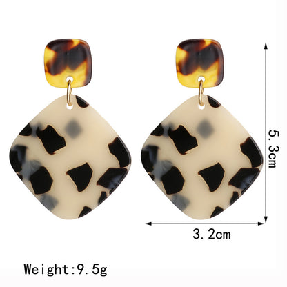 Acrylic retro acetic acid plate stud earrings