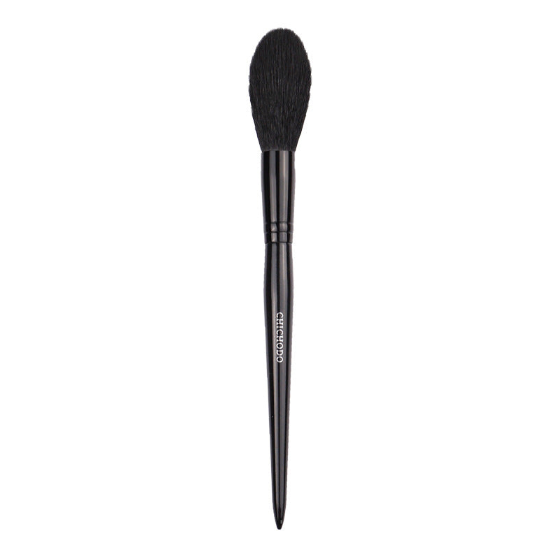 CHICHODO Animal Hair Highlighter and Blush Brush