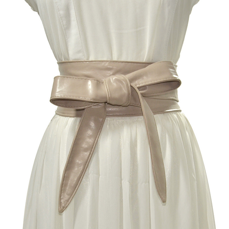 Bow strap waist seal