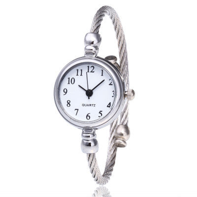 Reloj pequeño redondo modelo mujer 