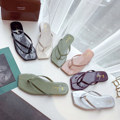 Square toe flip-flops