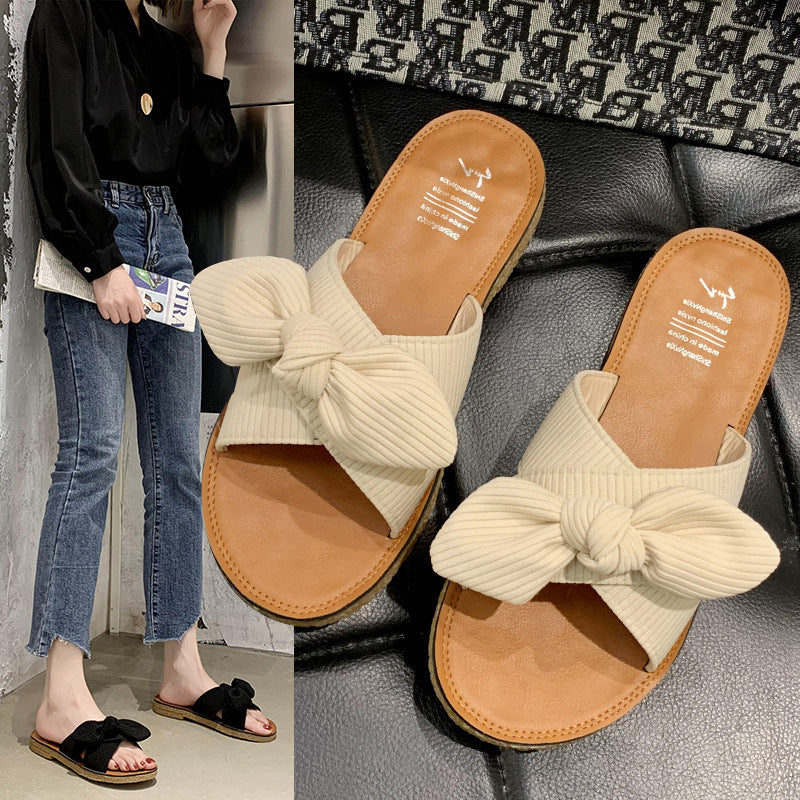 Bow slippers are worn by women in summer