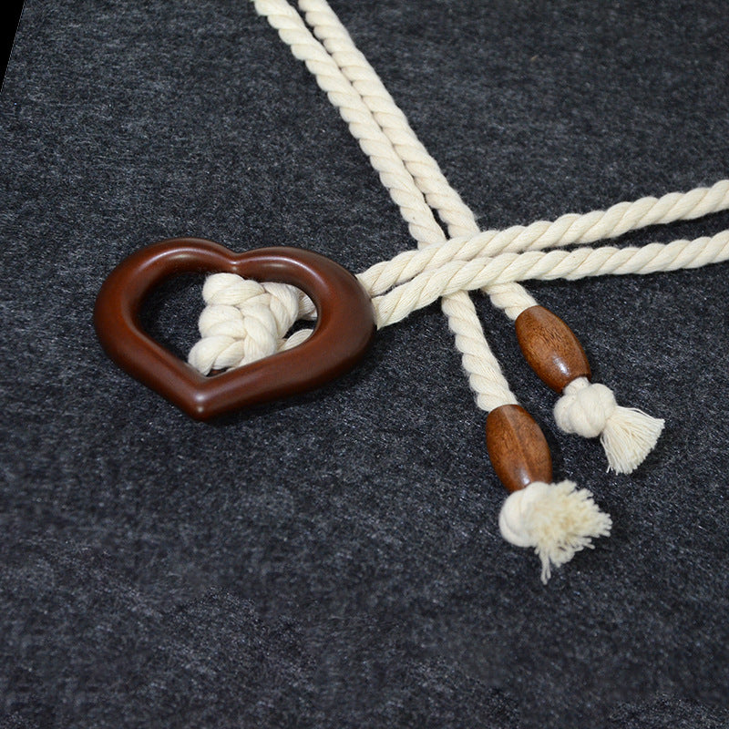 Heart-shaped log buckle belt