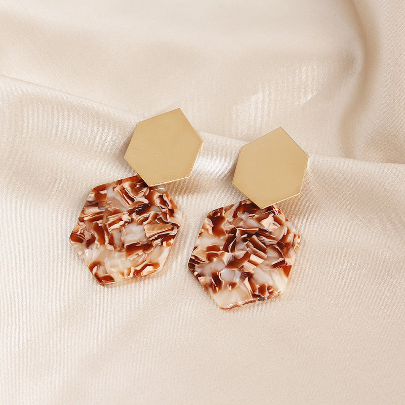 Pendientes sencillos de metal con rombos hexagonales 