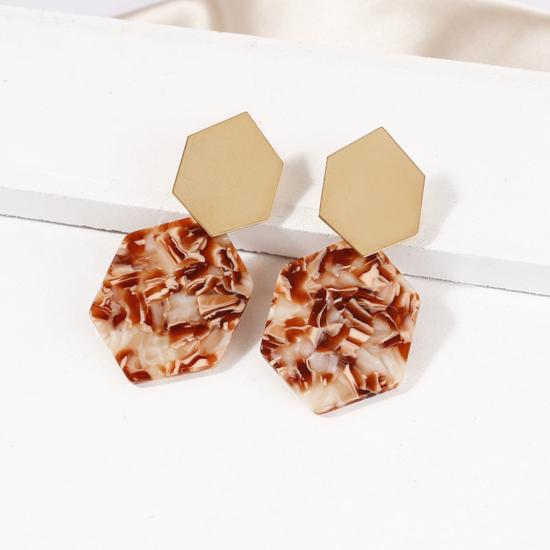 Pendientes sencillos de metal con rombos hexagonales 