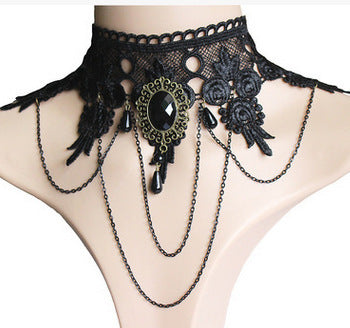 Explosive lace necklace